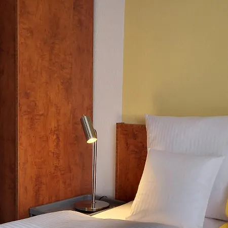 Parkhotel Am Schwanenteich Бад-Зоден-Аллендорф