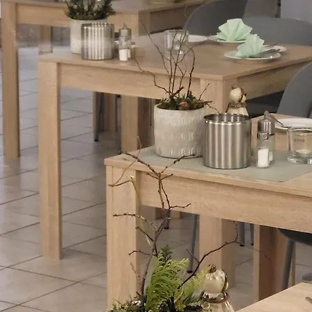 Parkhotel Am Schwanenteich 3* 바트순덴알렌도르프